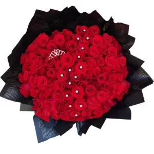 Ramo de 100 rosas importadas con brillantes y papel coreano